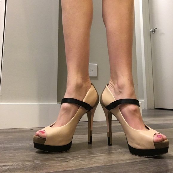 Jessica Simpson Platform Stiletto - Picture 2 of 8